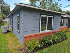 1300 Lawrence St in Rosenberg, TX - Building Photo - Building Photo