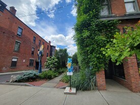 25 William St, Unit 1 in Catskill, NY - Building Photo