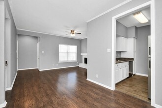 728 Bering Dr in Houston, TX - Building Photo - Building Photo