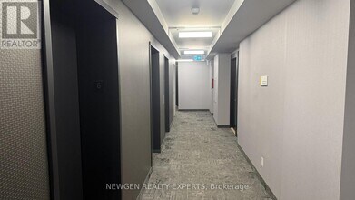 159 Wellesley St E in Toronto, ON - Building Photo - Building Photo