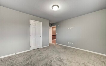 5956 Lambert Bridge Ave in Las Vegas, NV - Building Photo - Building Photo