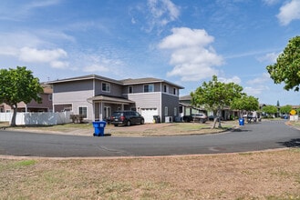 Island Palm Communities in Honolulu, HI - Building Photo - Building Photo