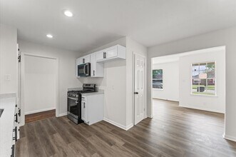 5535 Lakefield Dr in Houston, TX - Building Photo - Building Photo