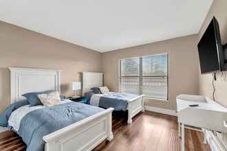 900 Cove Cay Dr in Clearwater, FL - Building Photo - Building Photo