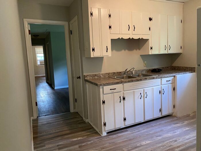 63 Robertson St in Nashville, TN - Building Photo