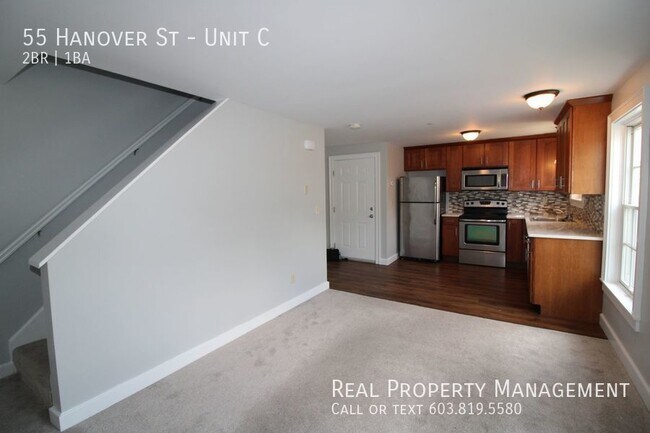 55 Hanover St, Unit Unit C in Portsmouth, NH - Building Photo - Building Photo
