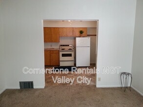 309 College St SE in Valley City, ND - Building Photo - Building Photo