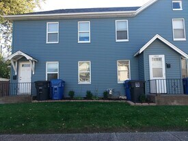 1302 14th St, Unit unit 3 in Moline, IL - Building Photo