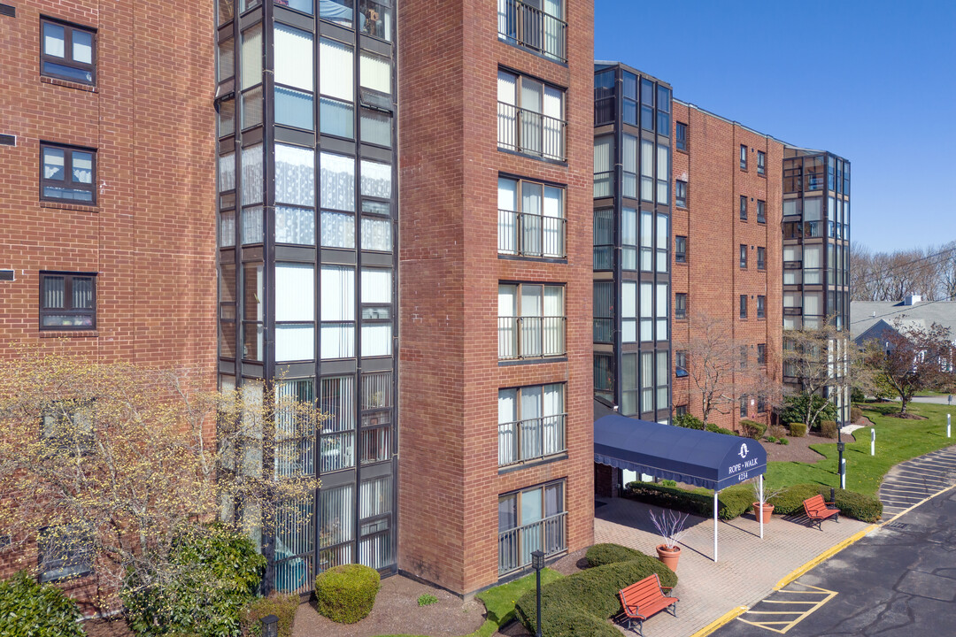 Rope Walk Condominium in Fall River, MA - Foto de edificio