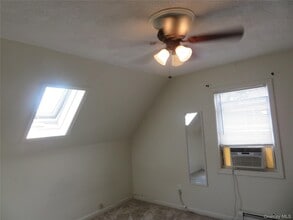 9 Palfrey St in Bay Shore, NY - Building Photo - Building Photo