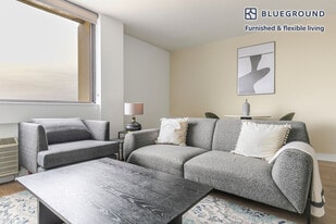 2625 N Clark St in Chicago, IL - Building Photo