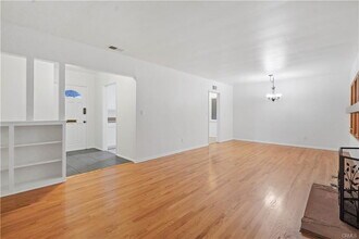 7335 Donna Ave in Los Angeles, CA - Building Photo - Building Photo