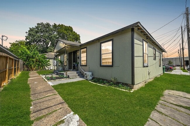 3705 Bremond St in Houston, TX - Building Photo - Building Photo