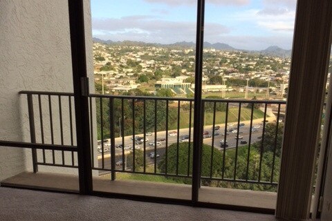 98-500 Koauka Loop, Unit 21E in Aiea, HI - Building Photo