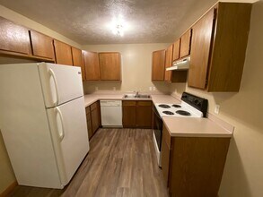 330-338 Sycamore Dr in Lincoln, NE - Building Photo - Building Photo