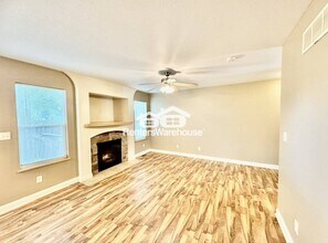 2004 63rd St in Windsor Heights, IA - Building Photo - Building Photo