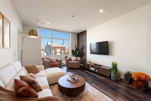 1122 W Chicago Ave, Unit SI ID1244948P in Chicago, IL - Building Photo