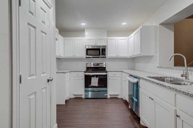 3542 Milan St in Arlington, TX - Building Photo - Building Photo