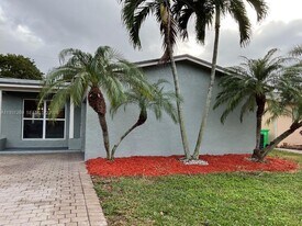 11620 NW 31st Pl in Sunrise, FL - Building Photo