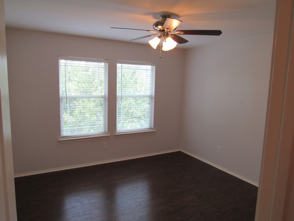 917 Truman Ln in Cedar Park, TX - Building Photo
