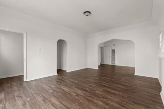 1146 S. Clark in Los Angeles, CA - Foto de edificio - Interior Photo