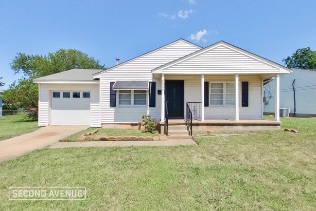 property at 4021 SE 27th St
