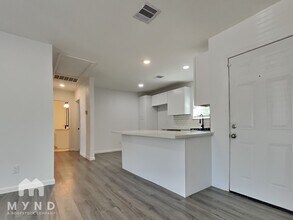 5962 Belcrest St in Houston, TX - Building Photo - Building Photo