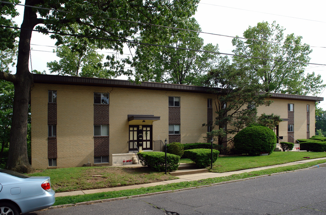 2032-2036 Maple Ave in Haddon Heights, NJ - Building Photo