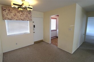 3101 Bee Ridge Rd in Sarasota, FL - Foto de edificio - Building Photo