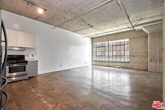 1855 Industrial St in Los Angeles, CA - Building Photo - Building Photo