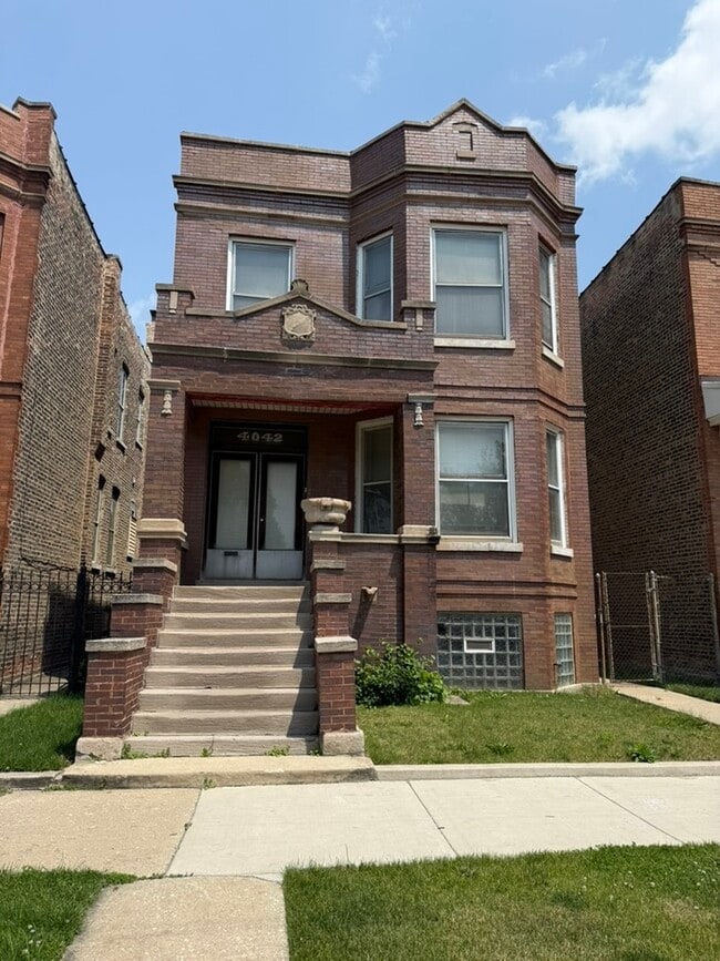 property at 4042 W Cermak Rd