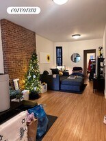 517 E 81st St in New York, NY - Building Photo