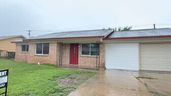 806 S 25th St in Copperas Cove, TX - Building Photo