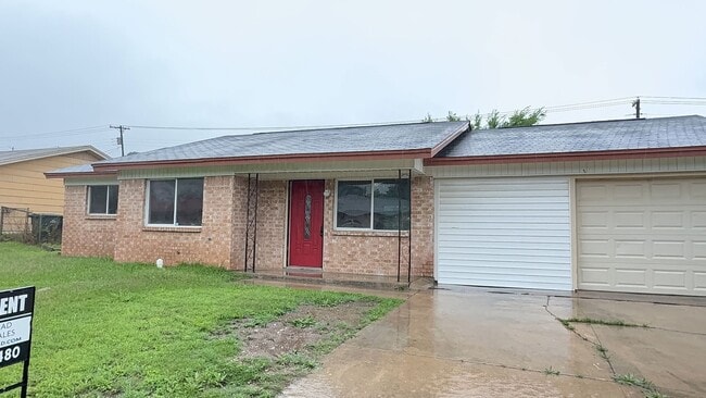 property at 806 S 25th St