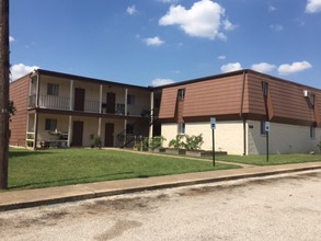 Silver Park Apartments in Temple, TX - Building Photo - Building Photo