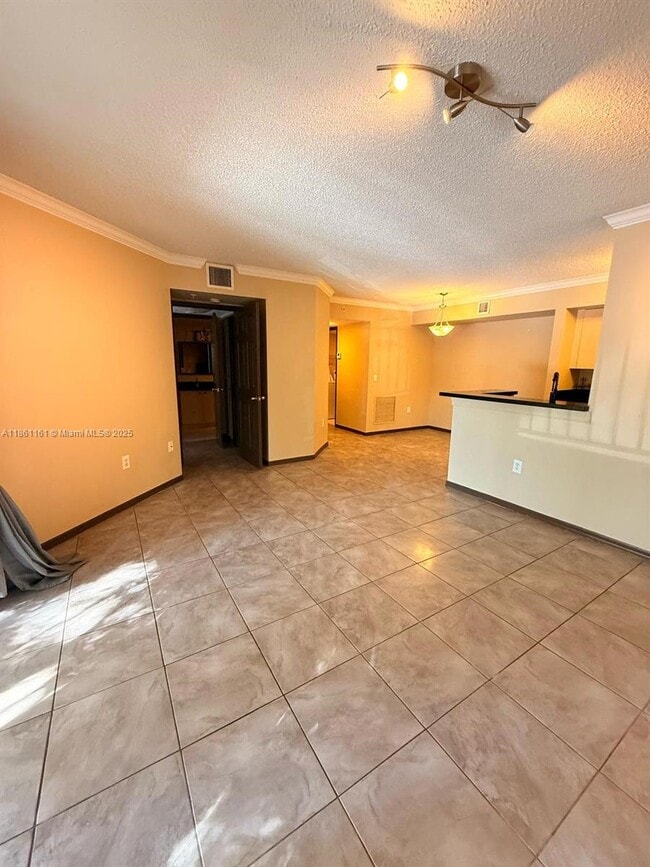 2457 Centergate Dr, Unit 207 in Miramar, FL - Building Photo - Building Photo