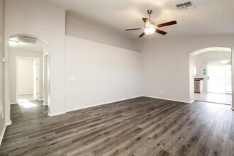 15434 W Gelding Dr in Surprise, AZ - Building Photo - Building Photo