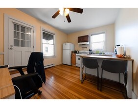61 Market St-Unit -1 in Cambridge, MA - Building Photo - Building Photo