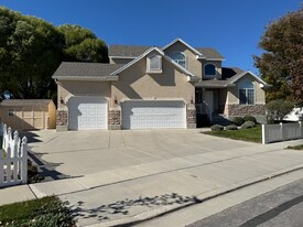 6508 S Andes Way in Taylorsville, UT - Building Photo