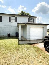 1025 NW Summercrest Blvd in Burleson, TX - Building Photo - Building Photo