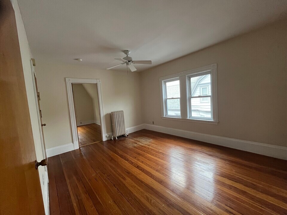 30 Rindge Ave, Unit 3 in Cambridge, MA - Building Photo