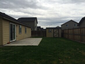 1615 Filmore Dr in Moses Lake, WA - Building Photo - Building Photo