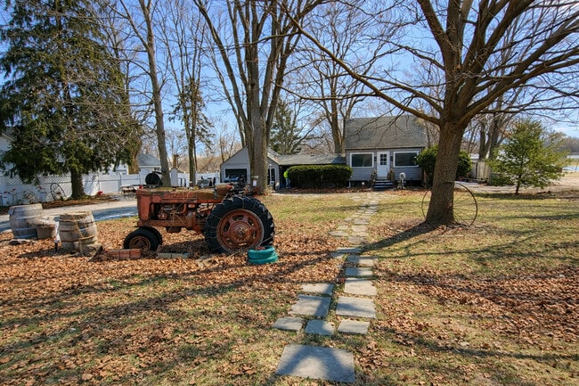 property at 1125 Molitor Rd