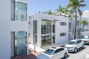 751 Collins Ave in Miami Beach, FL - Building Photo