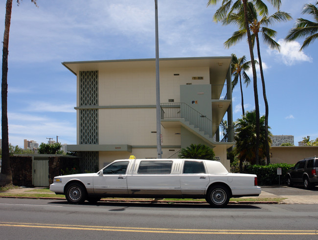 Laau Gardens in Honolulu, HI - Building Photo - Building Photo