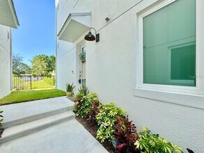 4740 Legacy Park Dr in Tampa, FL - Building Photo - Building Photo