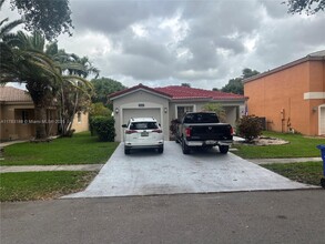 10265 SW 24th Ct in Miramar, FL - Foto de edificio - Building Photo