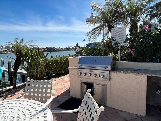 property at 3450 Gulf Shore Blvd N