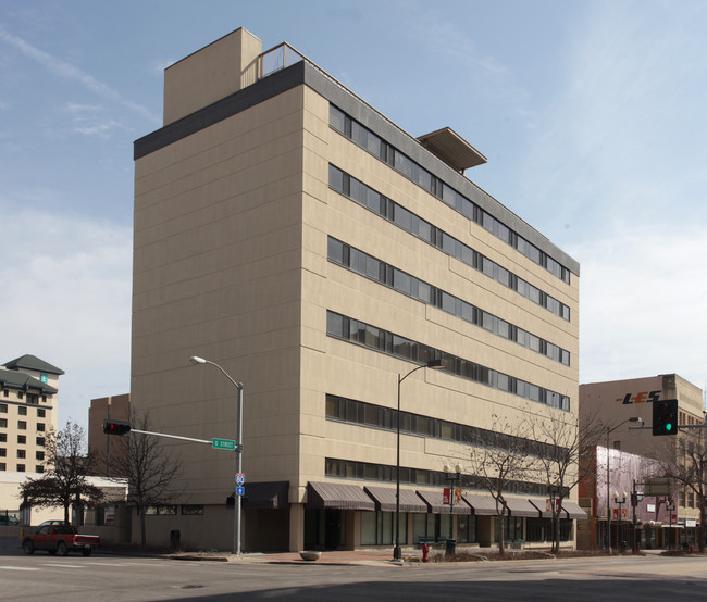 Crossroads House Apartments in Lincoln, NE - Building Photo - Building Photo