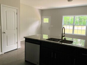 805 Lynes St in Clarksville, TN - Building Photo - Building Photo